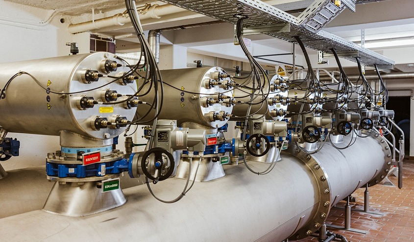 Technische Anlage zur Wasseraufbereitung als Beispiel für die Analyse von Anlagen, Prozessen und Risiken in der kommunalen Wasserversorgung.